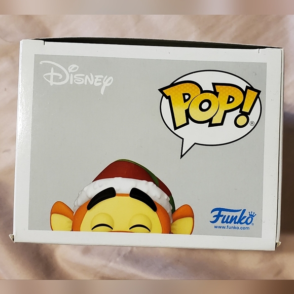 Disney Tigger Holiday Edition Funko Pop - Picture 6 of 9